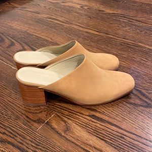 Nisolo All Day Heeled Mule (Paloma). Almond. Size 10.